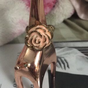 Pink and gold rose ring
